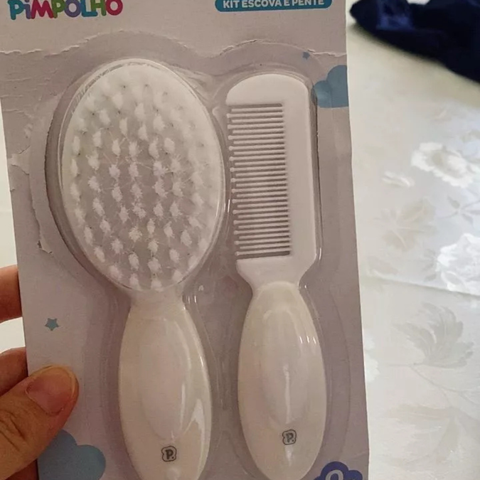 Kit Escova e Pente - Praticidade e Elegância no dia a dia