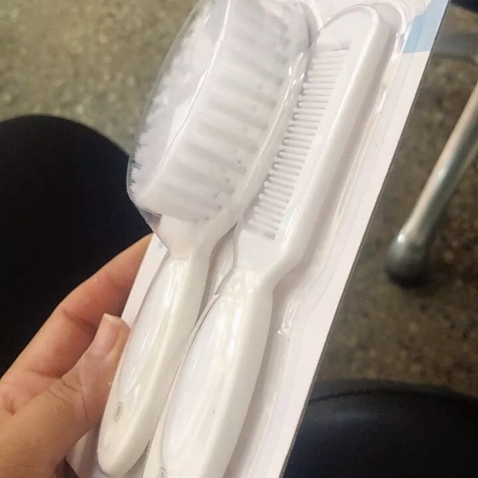 Kit Escova e Pente - Praticidade e Elegância no dia a dia